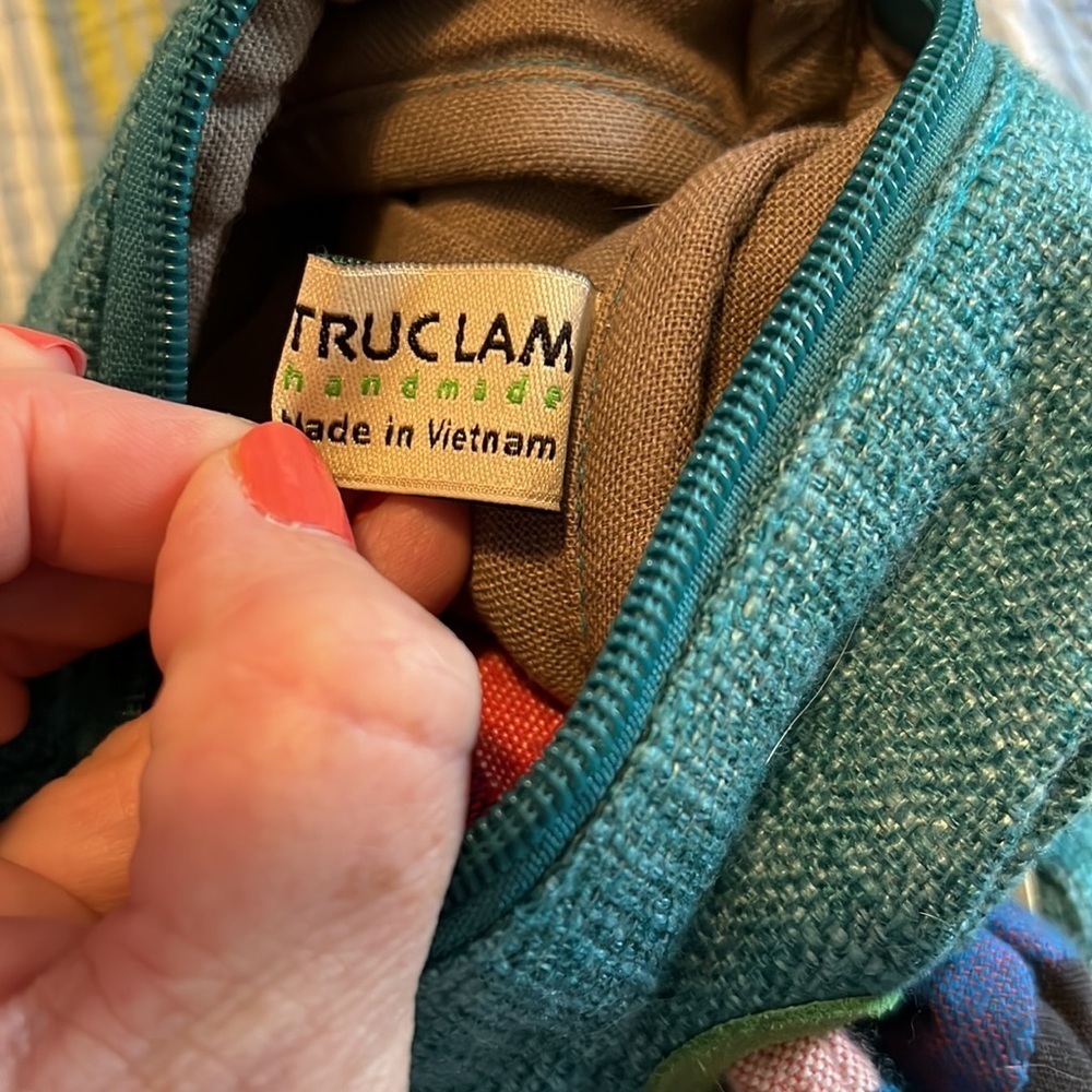 Crossbody from TrucLam. Adult or child. Removable stuffed animal. - Picture 4 of 7